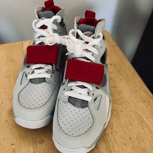 Nike air trainer huarache